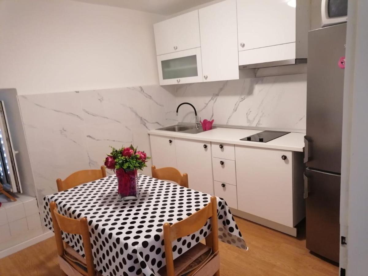 Downtown Dream Makarska Apartment Bagian luar foto